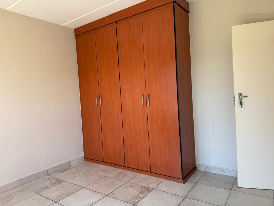2 Bedroom Property for Sale in Waterval East North West